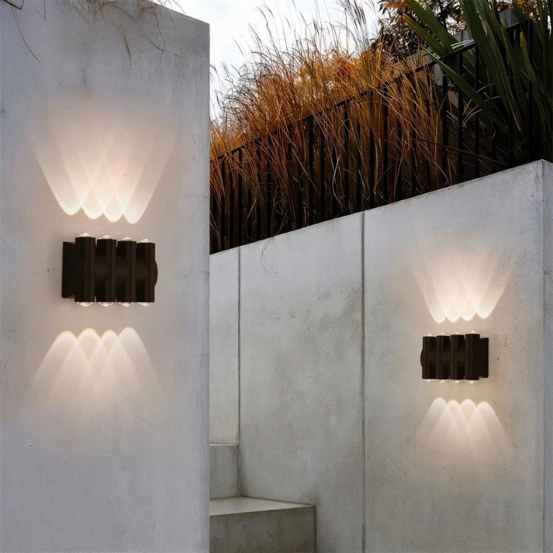 Vesa Outdoor Wall Light - Image 3