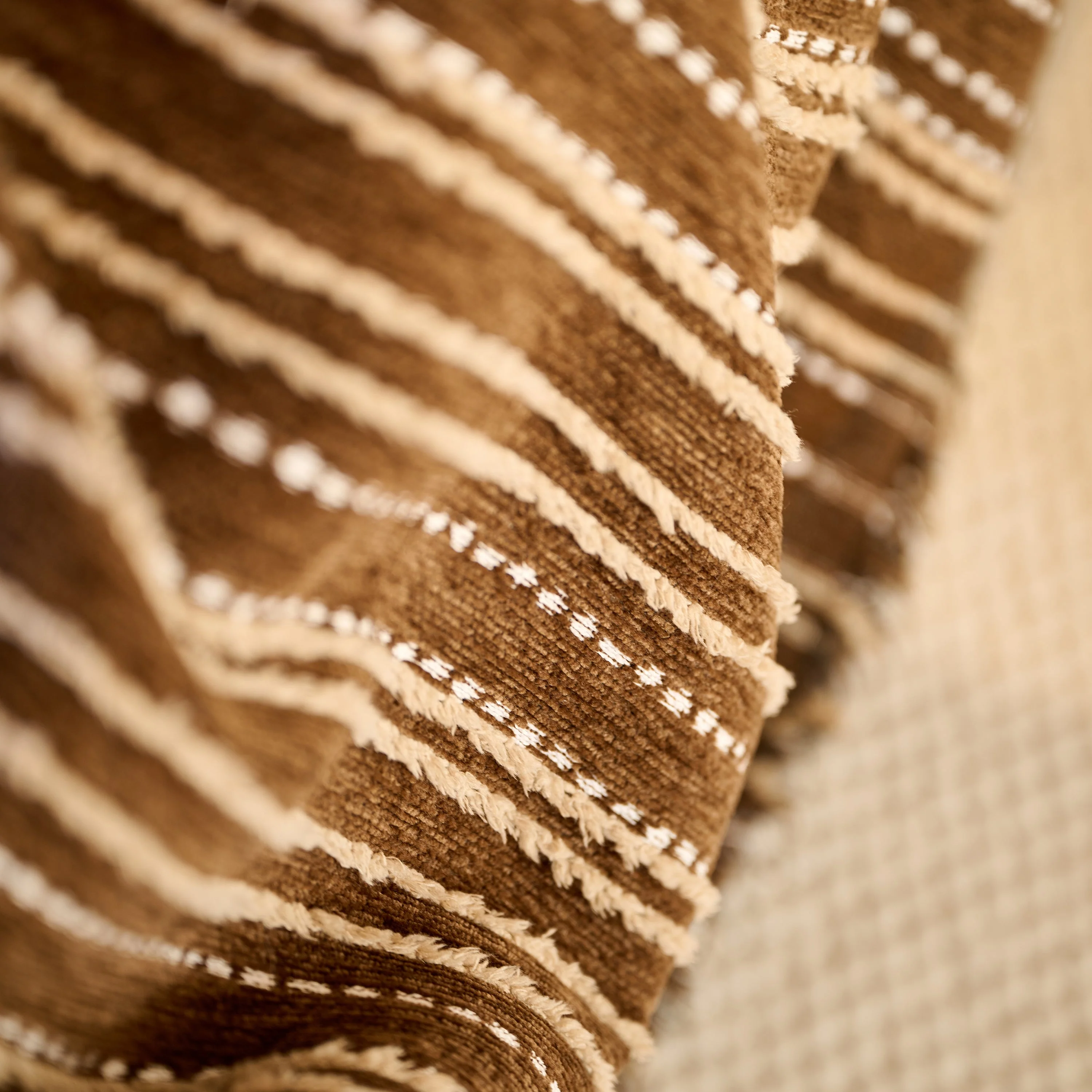 Vintage-Inspired Striped Blankets for Couch Covers Luxury Couch Throw Cover with Timeless Elegance - Image 35