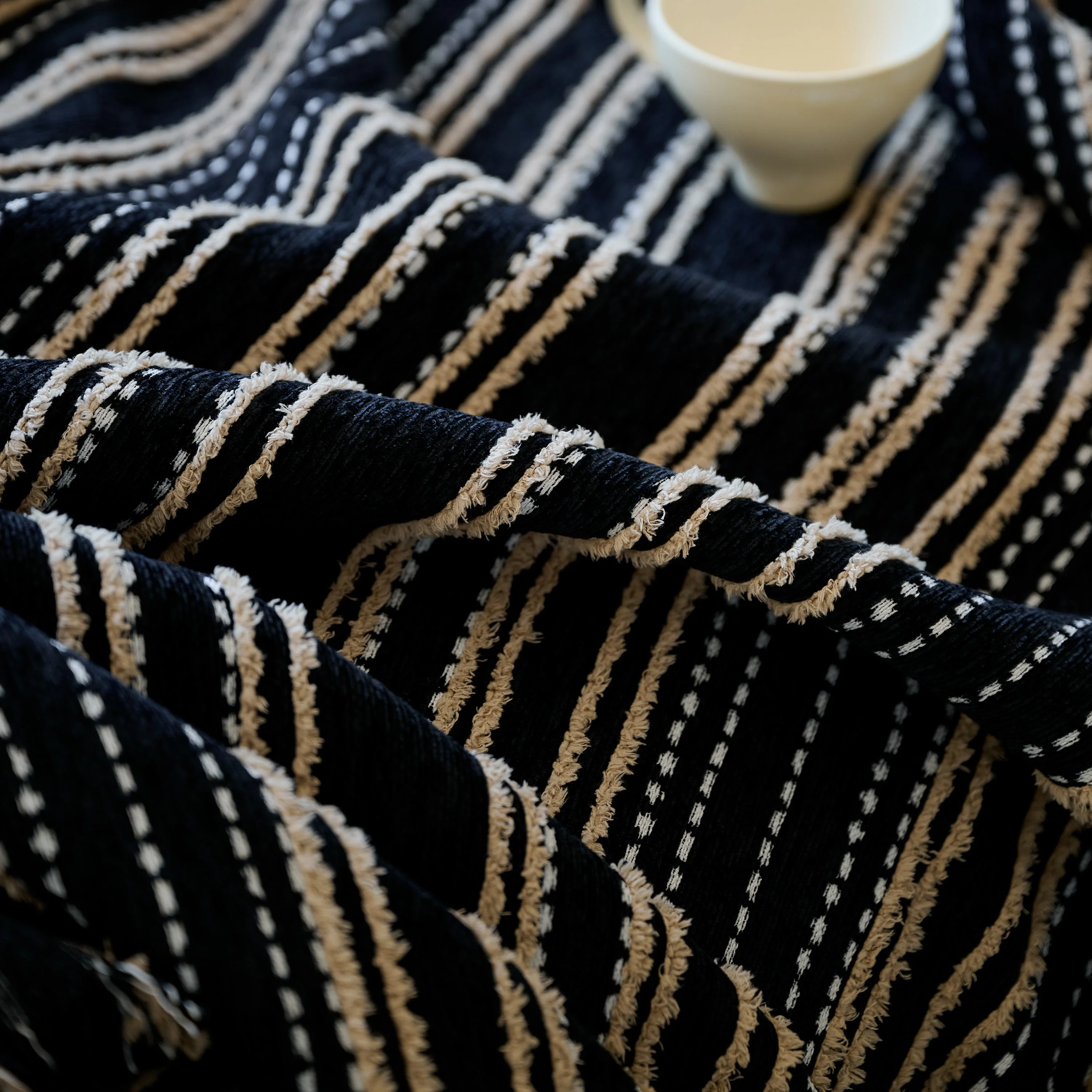 Vintage-Inspired Striped Blankets for Couch Covers Luxury Couch Throw Cover with Timeless Elegance - Image 6
