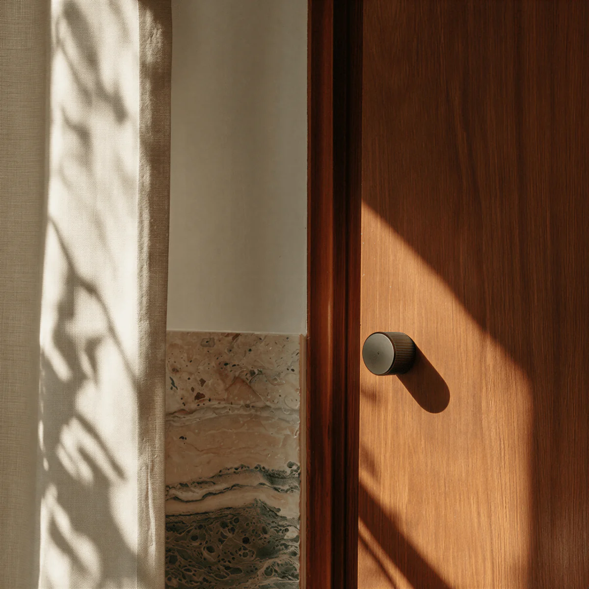 Vorn Handle and Lock - Image 3