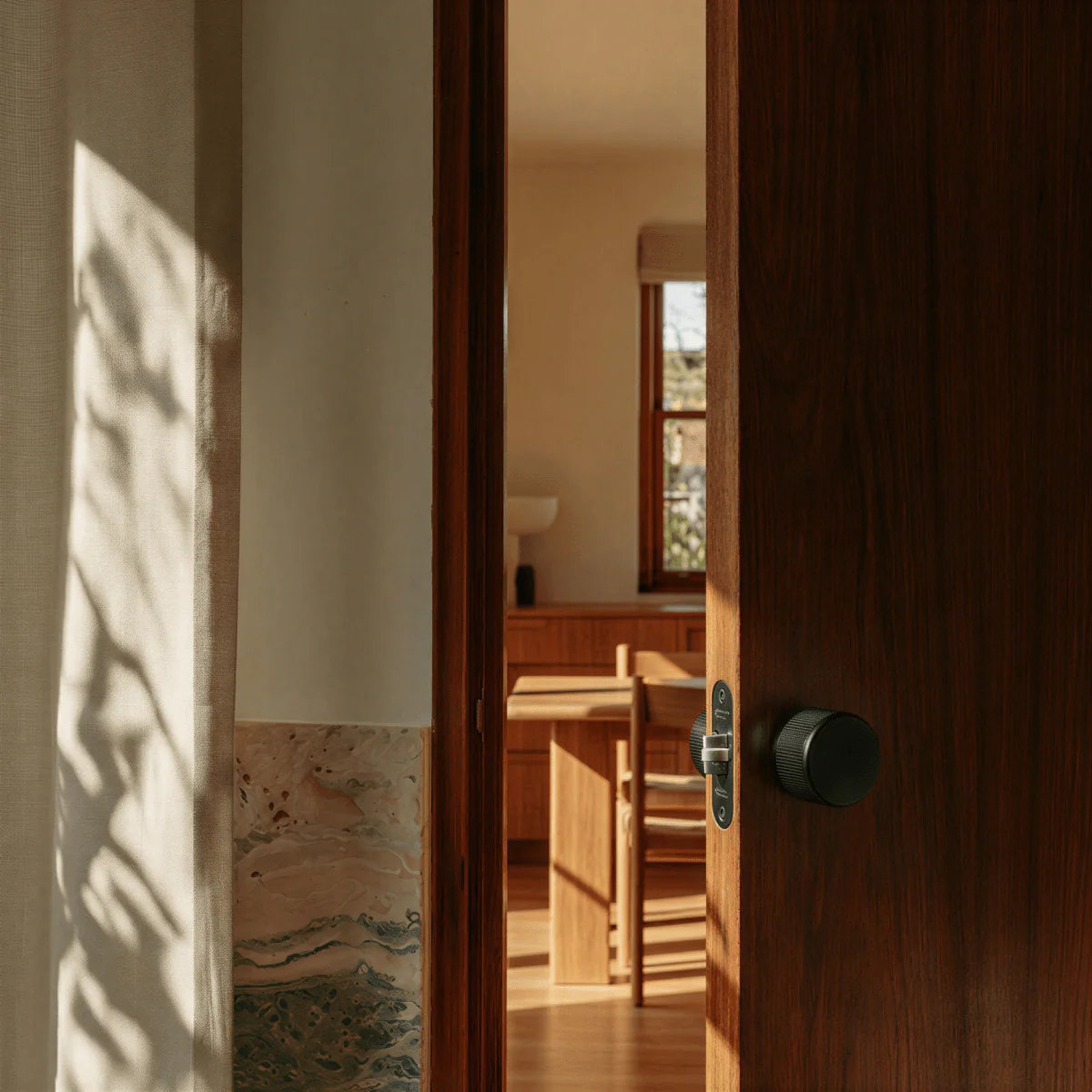 Vorn Handle and Lock - Image 4
