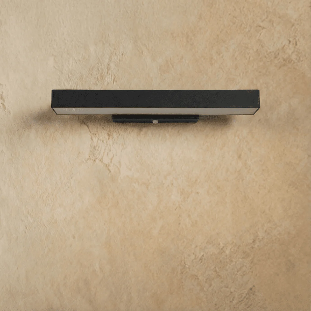 Vynova Outdoor Wall Lamp - Image 2