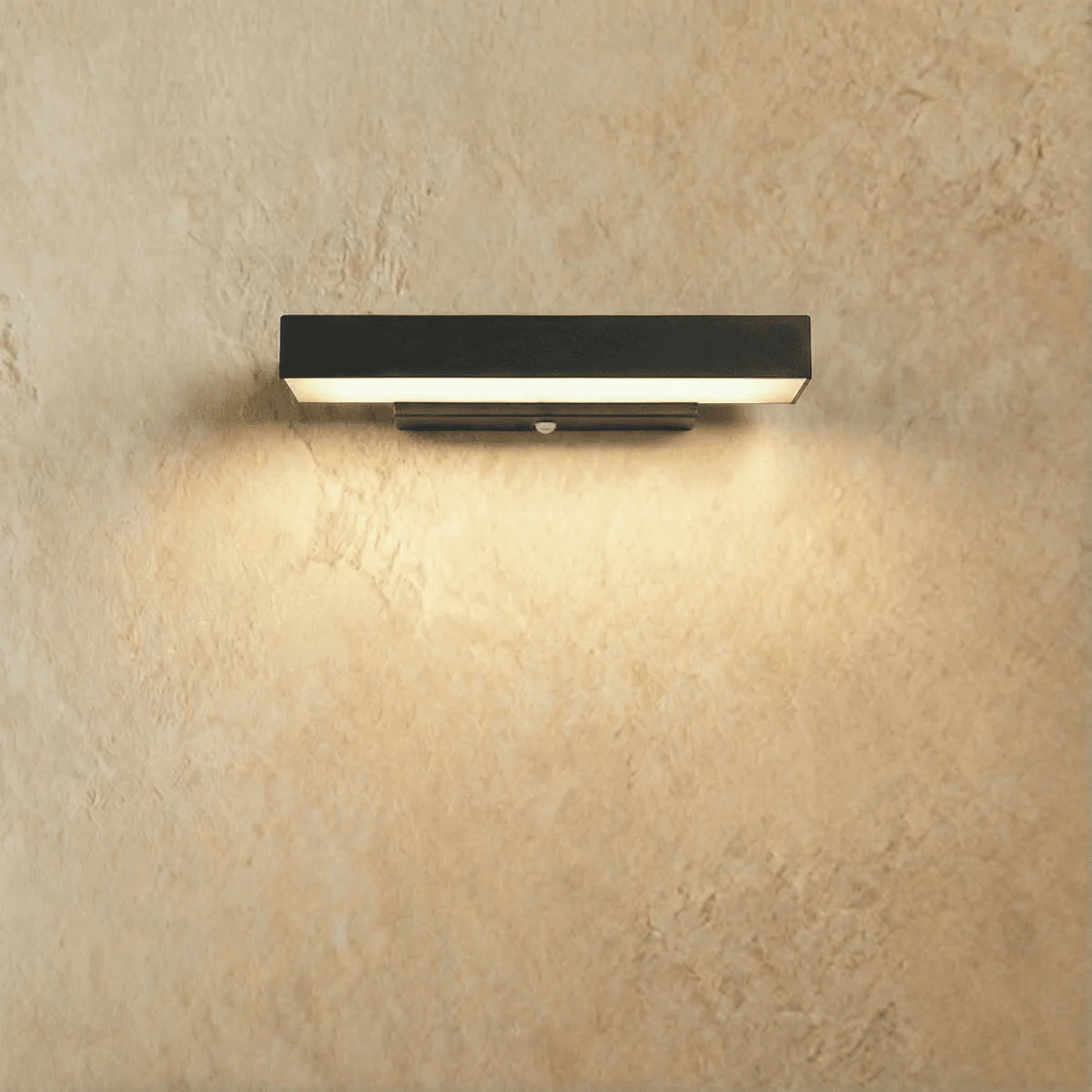 Vynova Outdoor Wall Lamp - Image 5