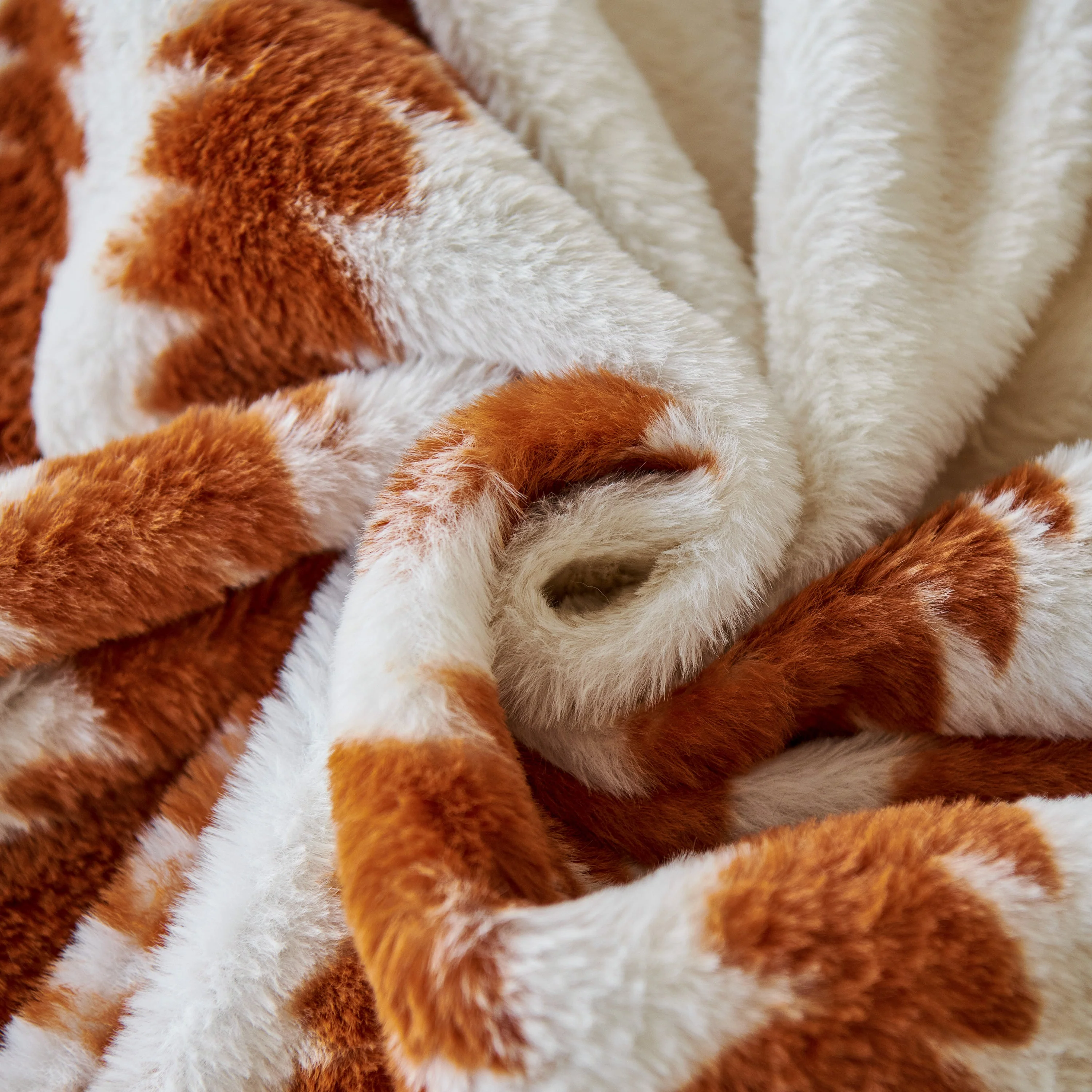 Warm Faux Fur Luxury Sofa Throw Blankets, Soft Cozy Thick Plush Shaggy Blankets for Couch Chair Bed - Image 4