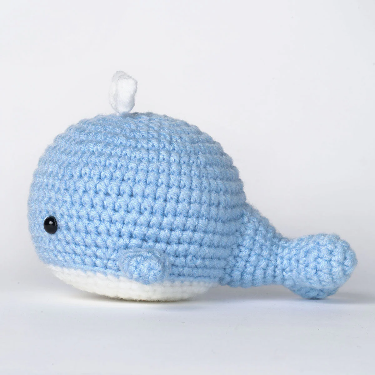 Whale Amigurumi DIY Crochet Kit Wizardi F07N8-M43 - Image 3
