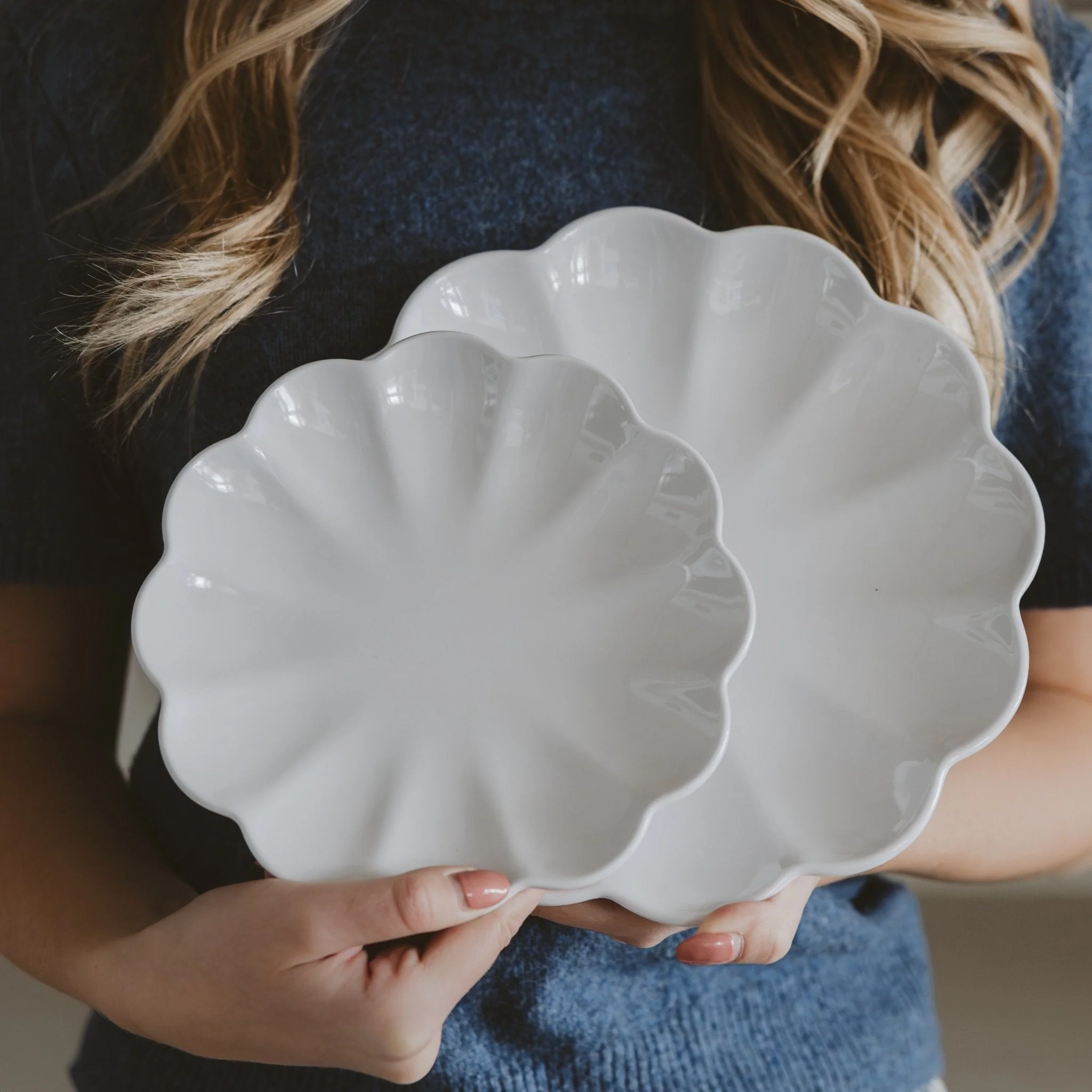 White Scalloped Serving Tray Set - Image 3