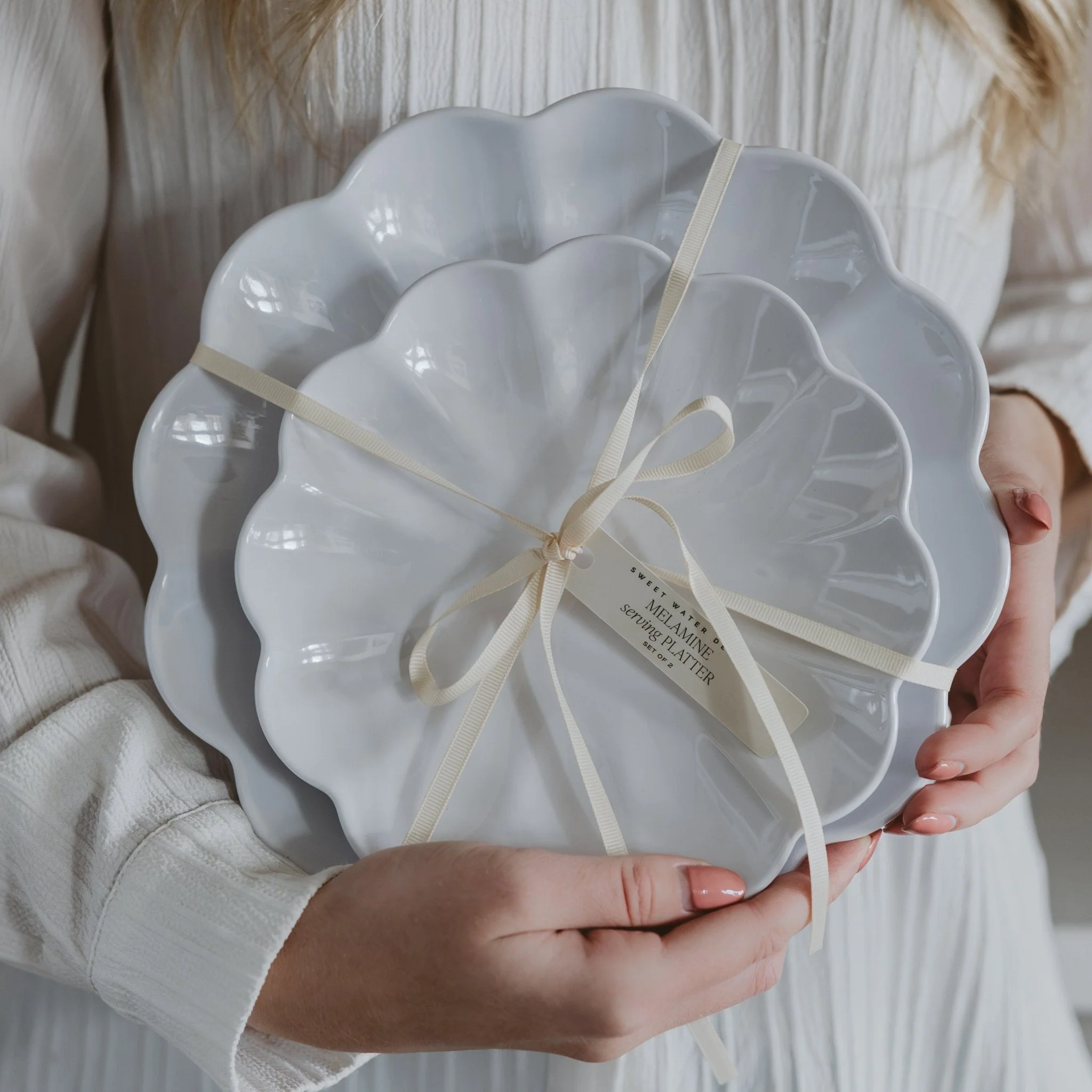 White Scalloped Serving Tray Set - Image 5