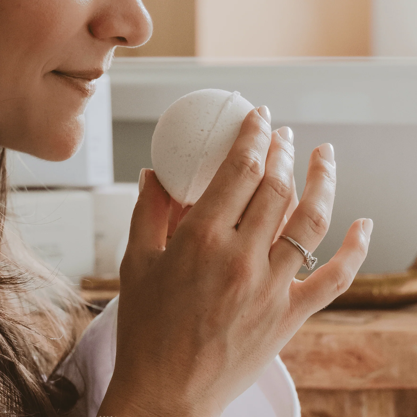 White Tea and Jasmine 4.6 oz Bath Bomb - Image 8