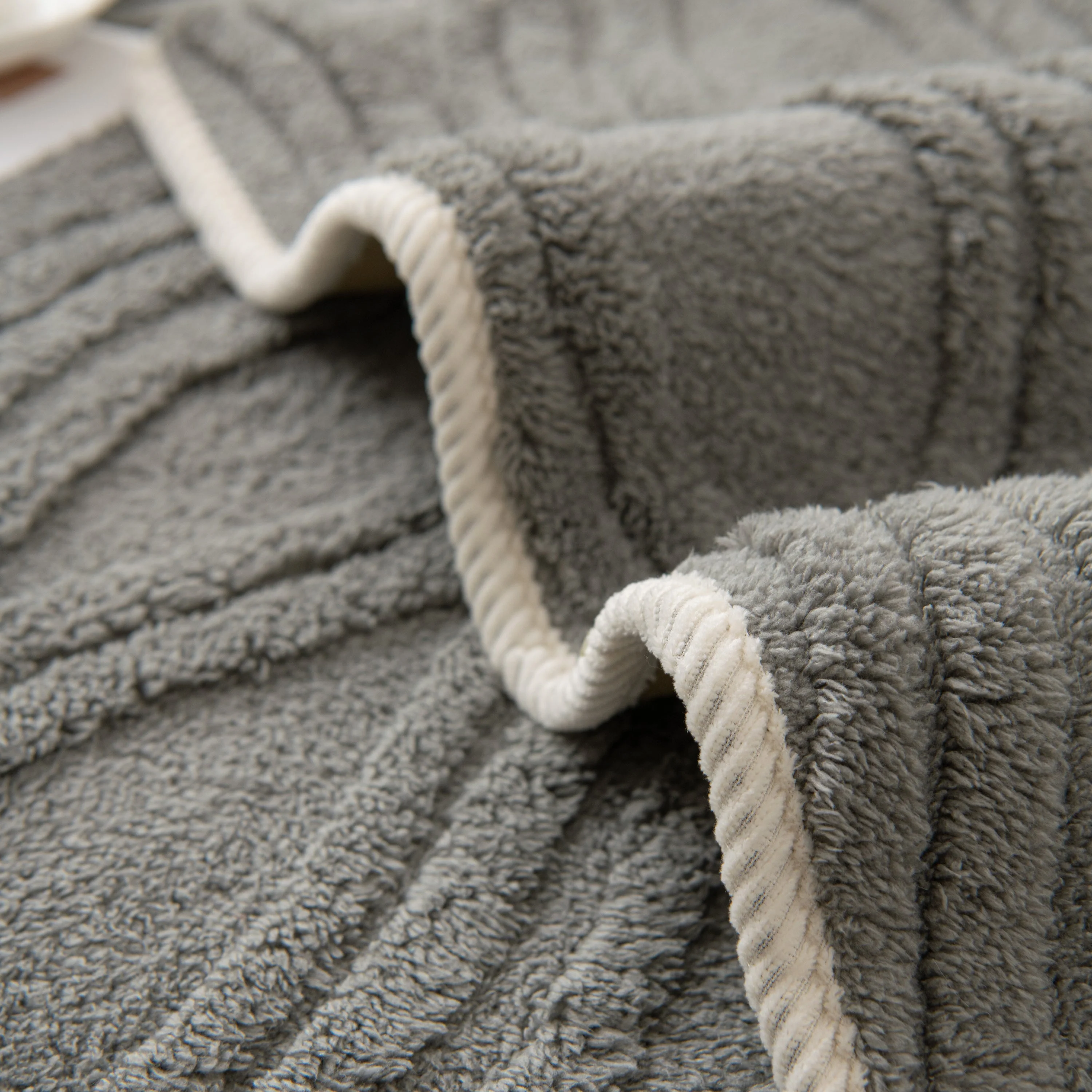 Winter Thickened Non-slip Blanket, Three-Dimensional Embossed Cotton Velvet Sofa Cover - Image 13