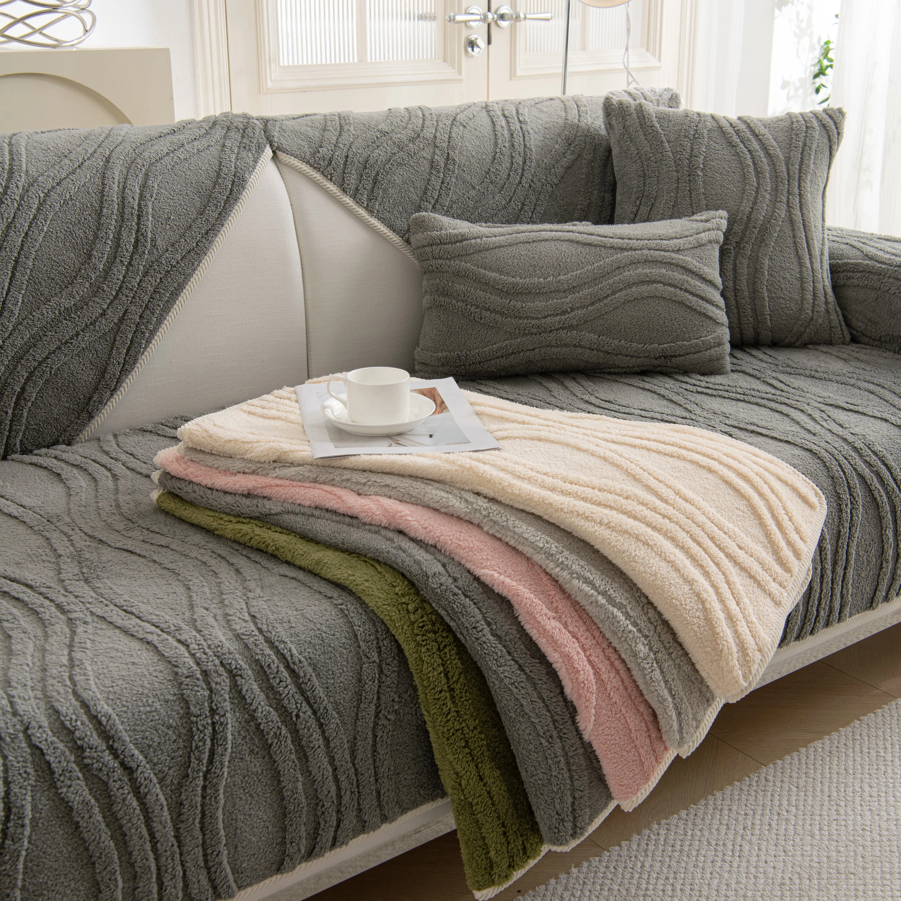 Winter Thickened Non-slip Blanket, Three-Dimensional Embossed Cotton Velvet Sofa Cover - Image 2