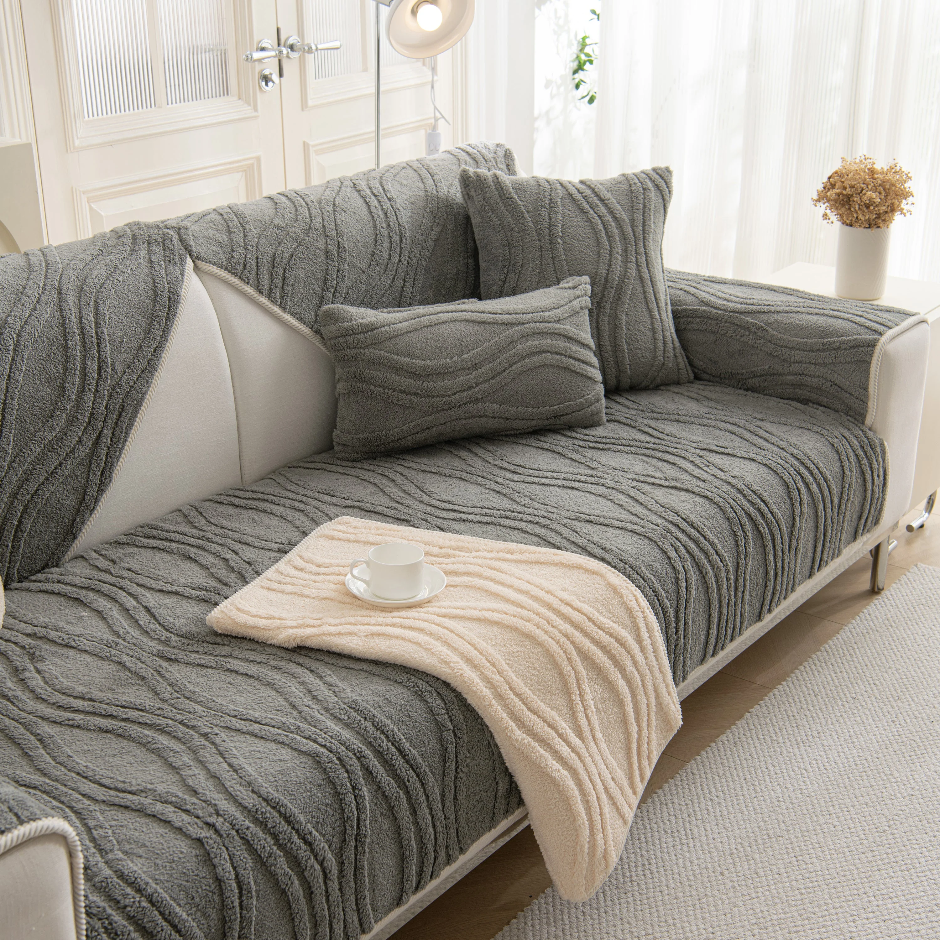 Winter Thickened Non-slip Blanket, Three-Dimensional Embossed Cotton Velvet Sofa Cover - Image 5