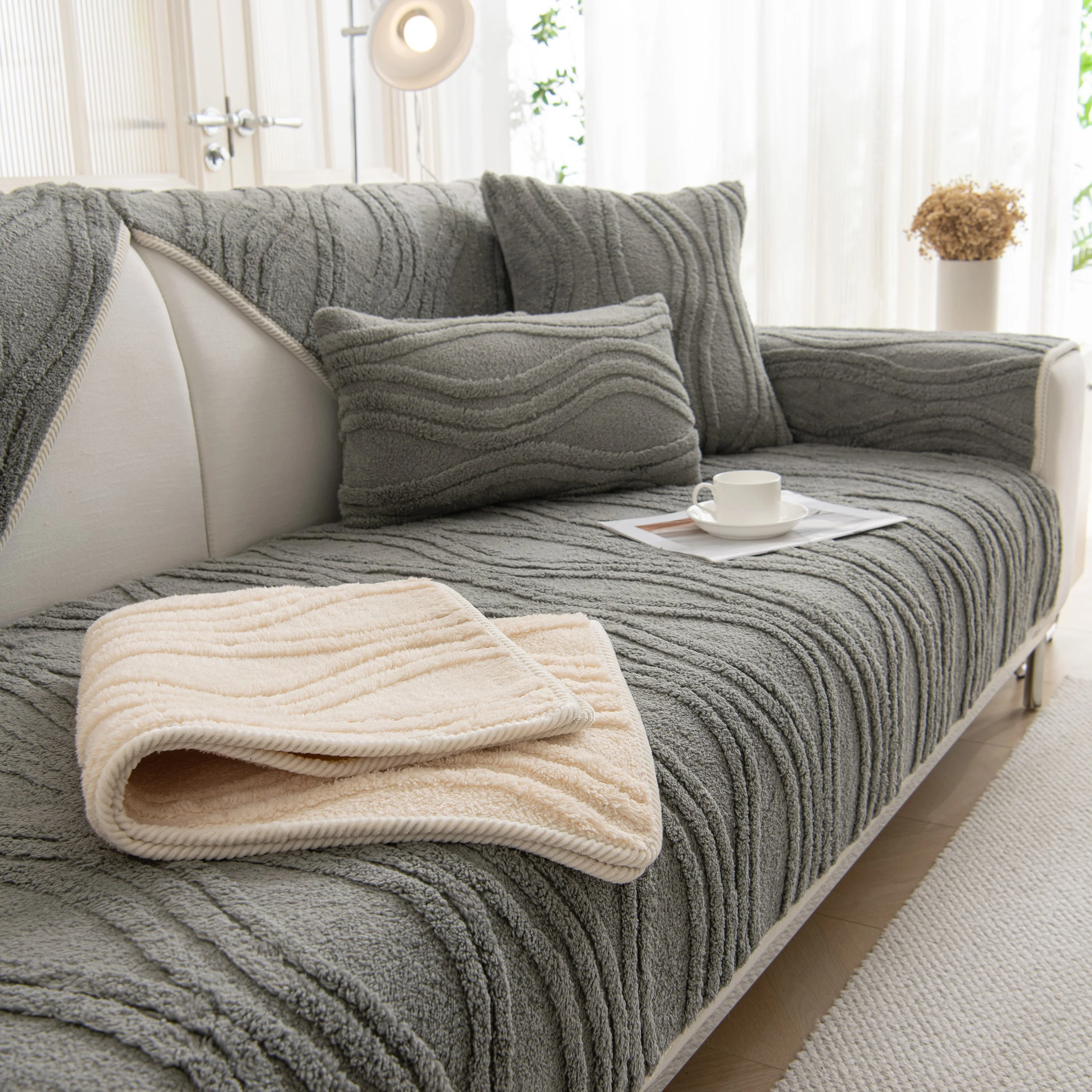Winter Thickened Non-slip Blanket, Three-Dimensional Embossed Cotton Velvet Sofa Cover - Image 8