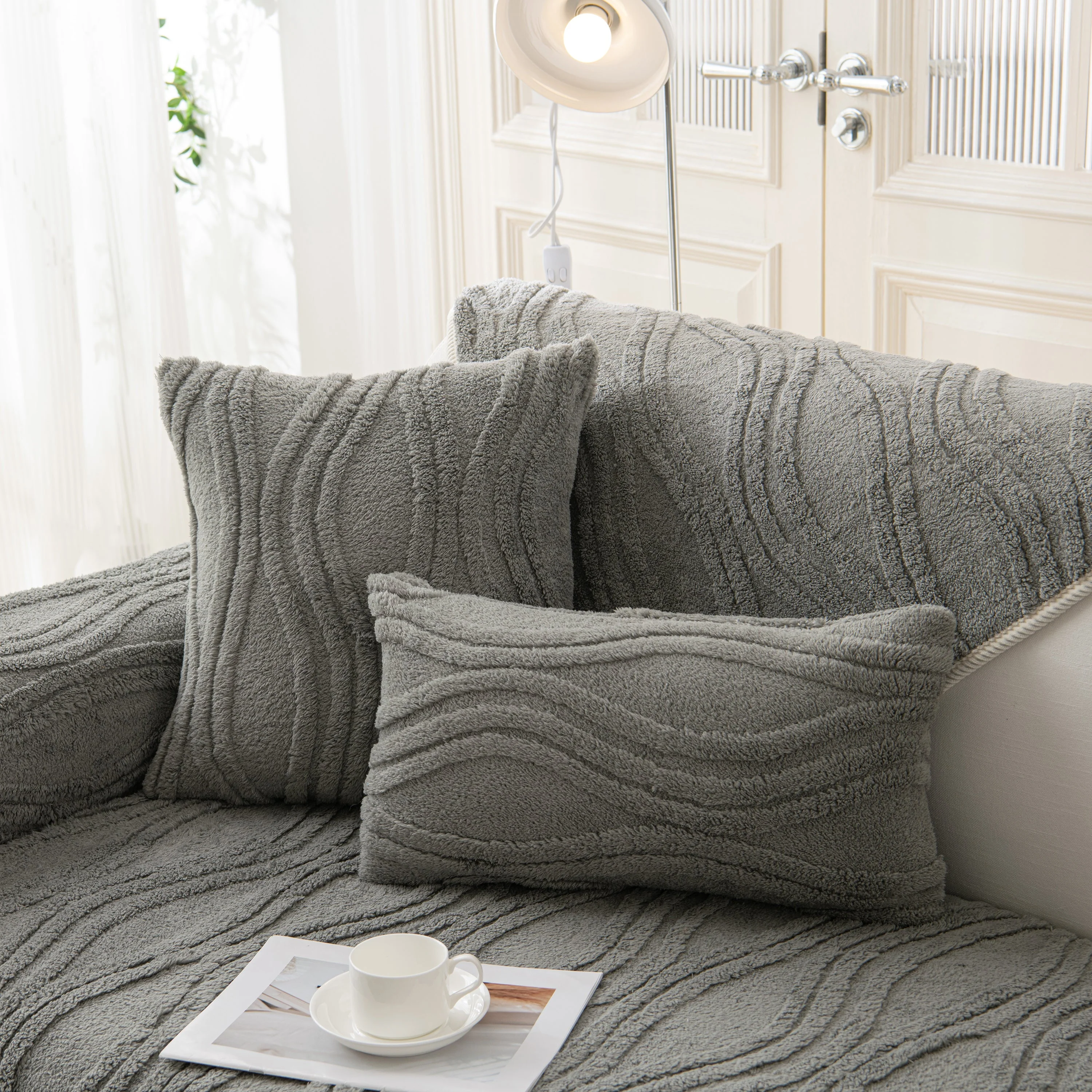 Winter Thickened Non-slip Blanket, Three-Dimensional Embossed Cotton Velvet Sofa Cover - Image 9