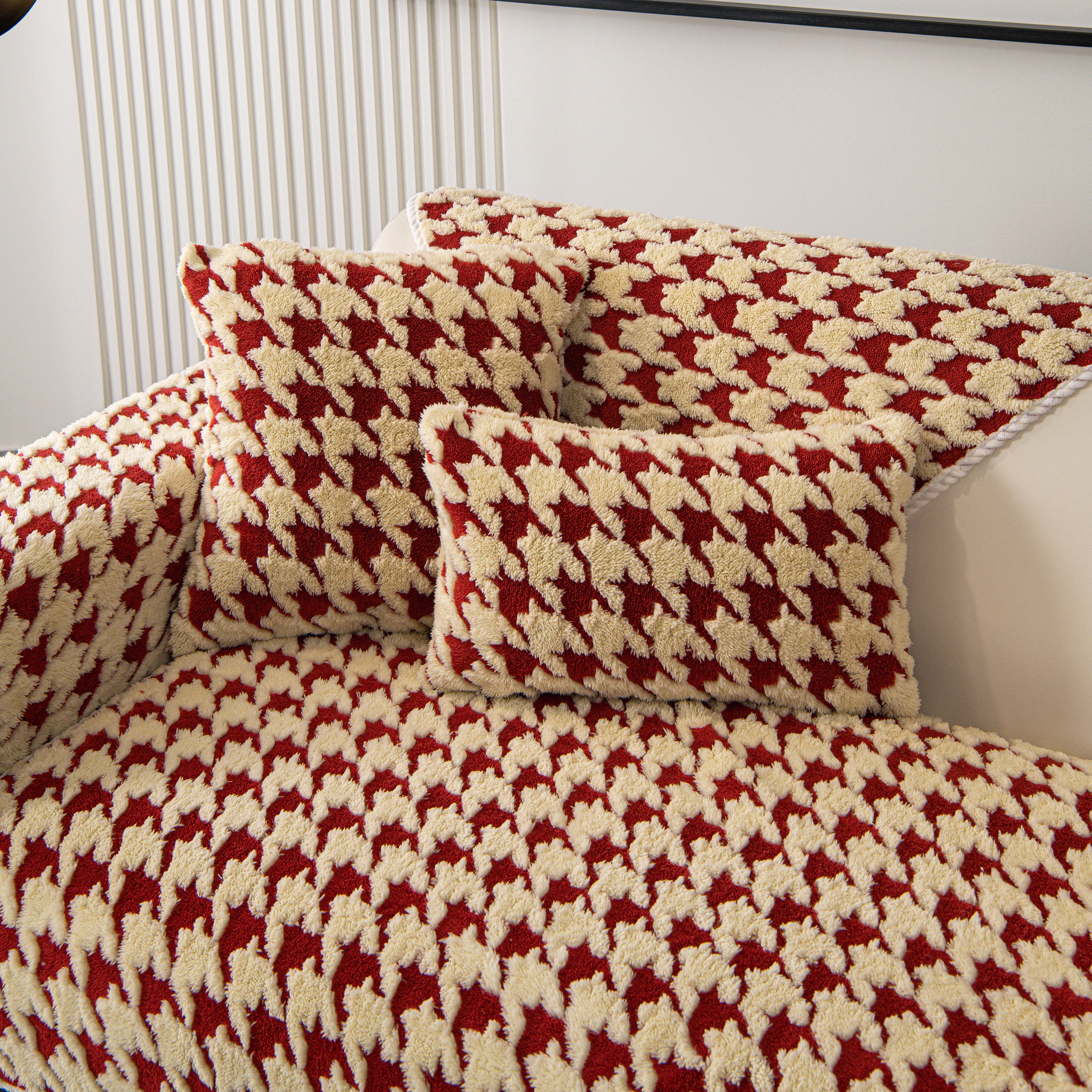 Winter Thickened Sherpa Fleece Houndstooth Sofa Cushion, Non-slip Sofa Cover with Plush - Image 3
