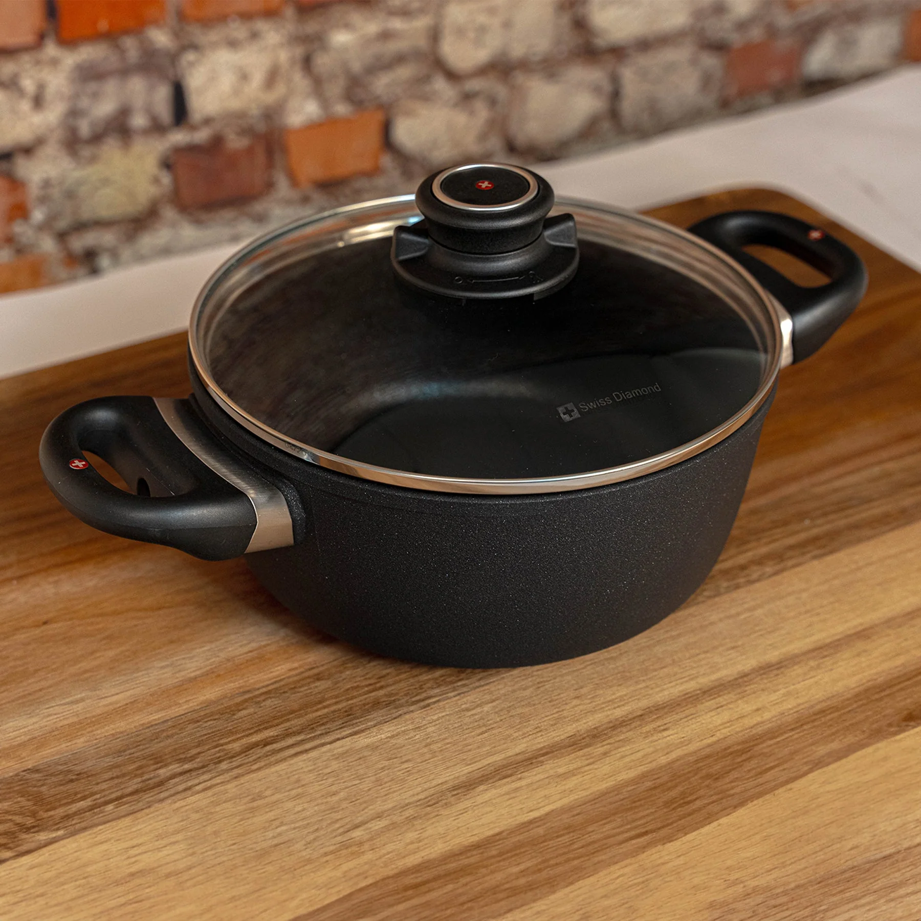 XD Nonstick Casserole with Glass Lid - Image 3