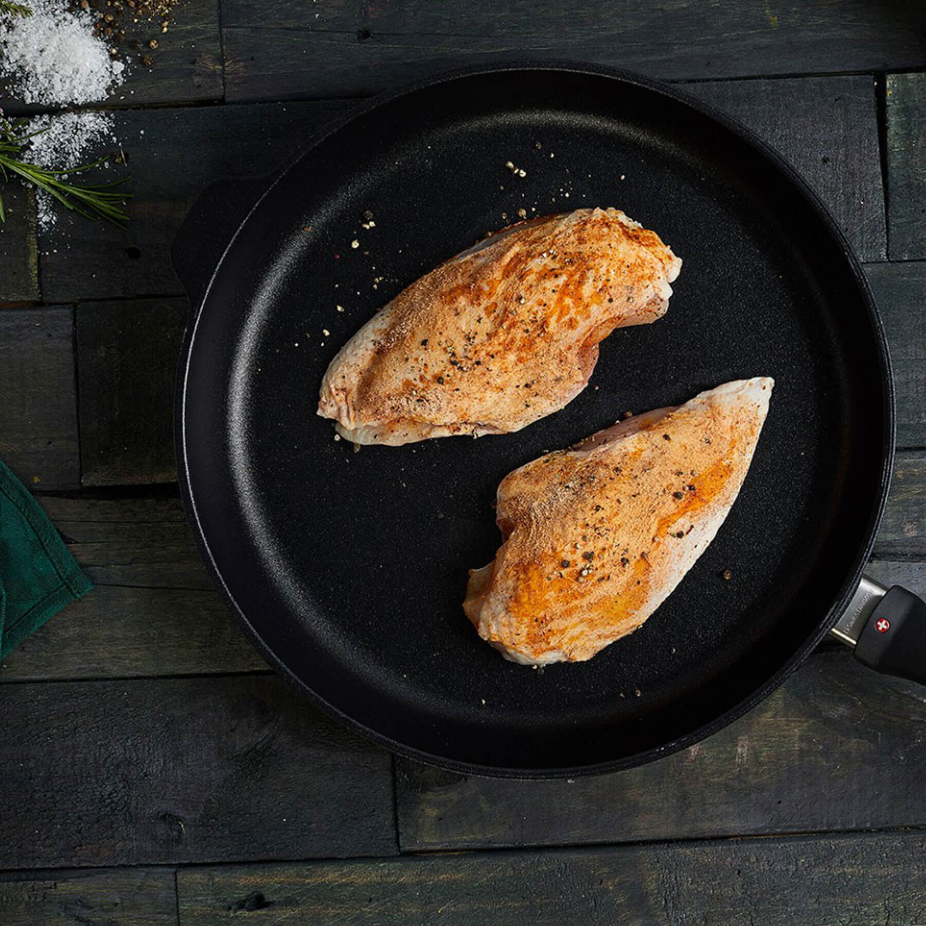 XD Nonstick Fry Pan with Glass Lid - Image 2