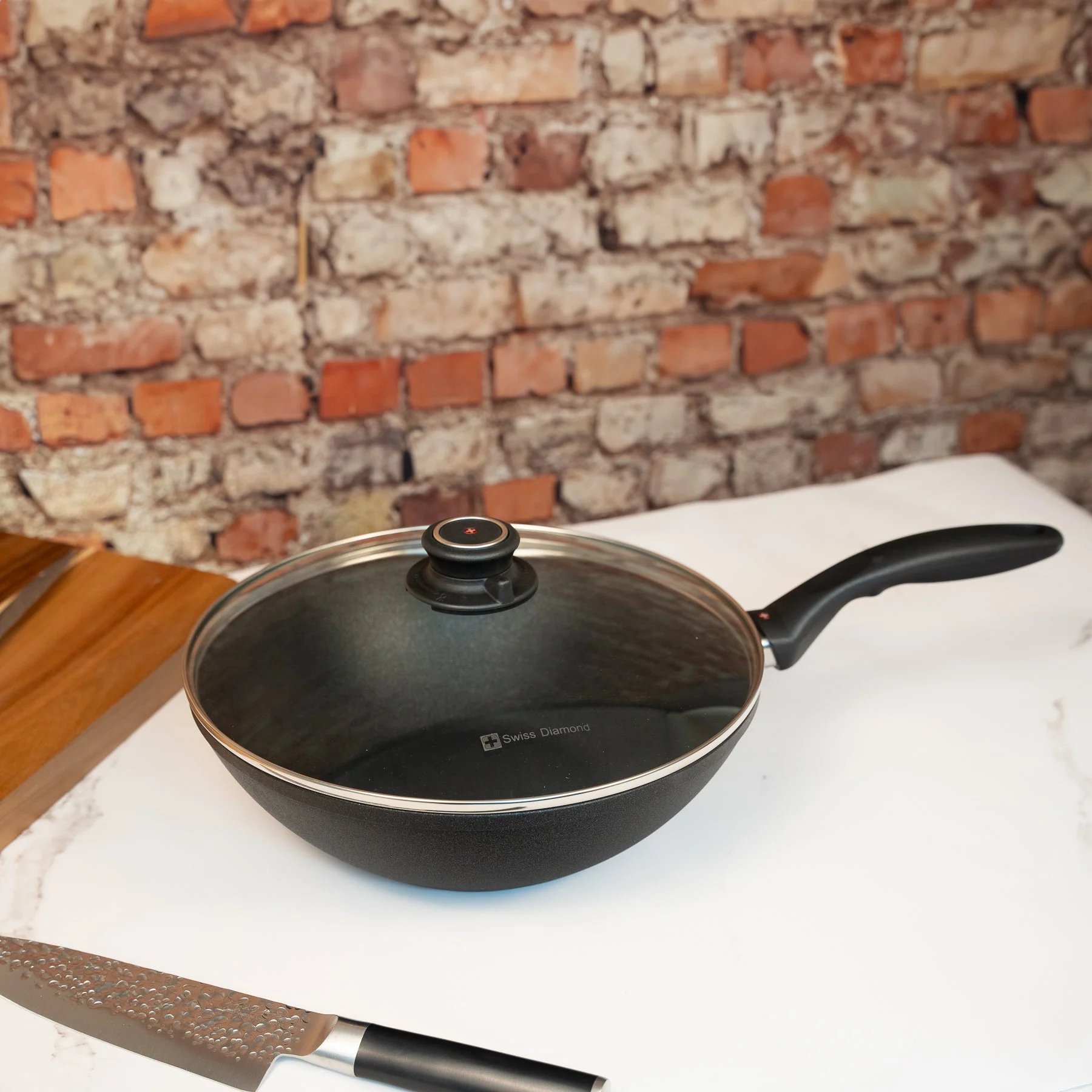 XD Nonstick Wok with Glass Lid - Image 3