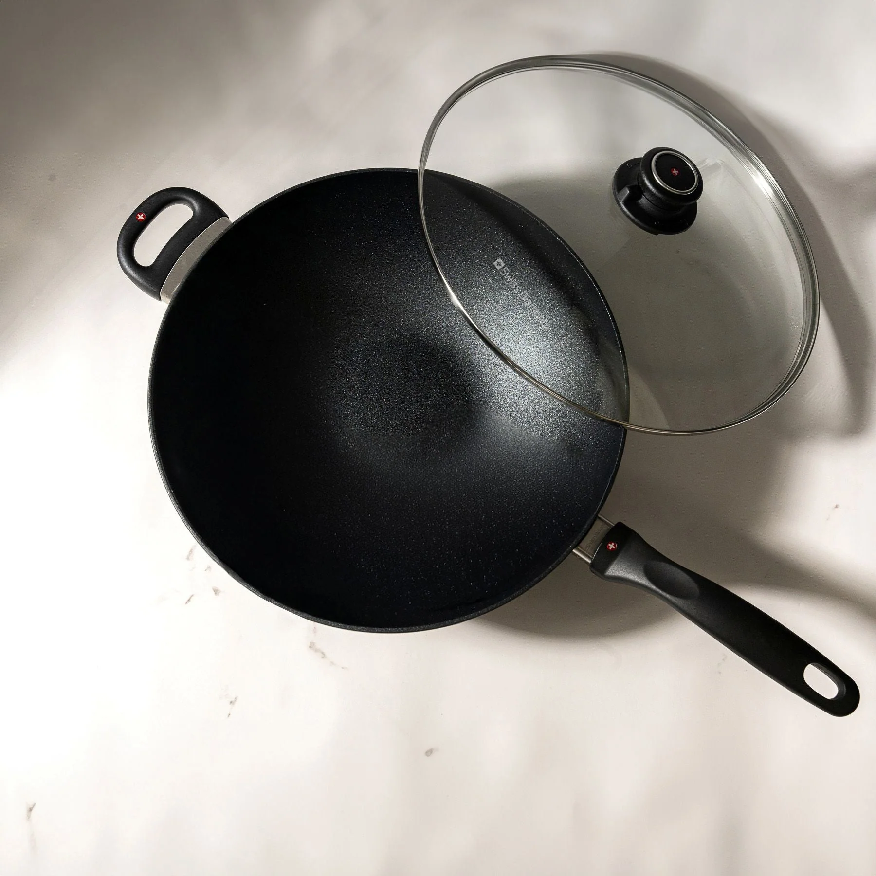 XD Nonstick Wok with Glass Lid - Image 4